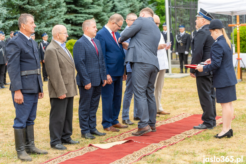 Wójt Gminy Brzyska odznacza medalami