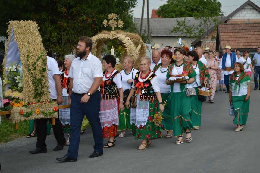 Dożynki w Bierówce. Rolnicy z gminy Jasło dziękowali za plony