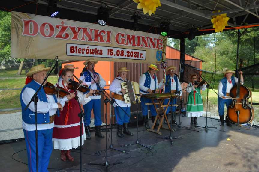 Dożynki w Bierówce. Rolnicy z gminy Jasło dziękowali za plony