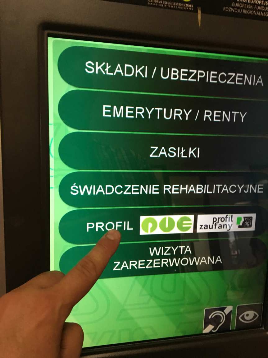 Dzisiaj dyżur telefoniczny ZUS w Jaśle. Co załatwisz przez PUE? Jak zarezerwować e-wizytę?