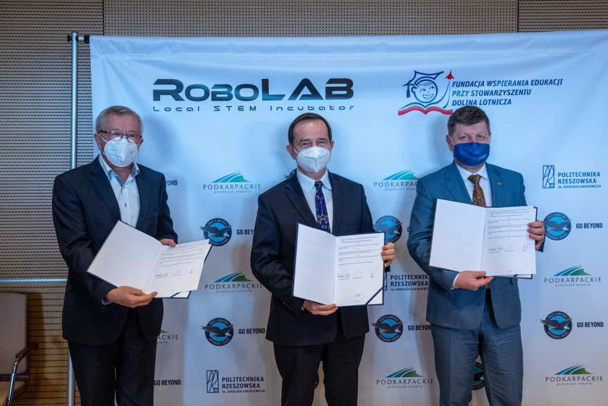 Jasielski „Chemik” w projekcie RoboLAB