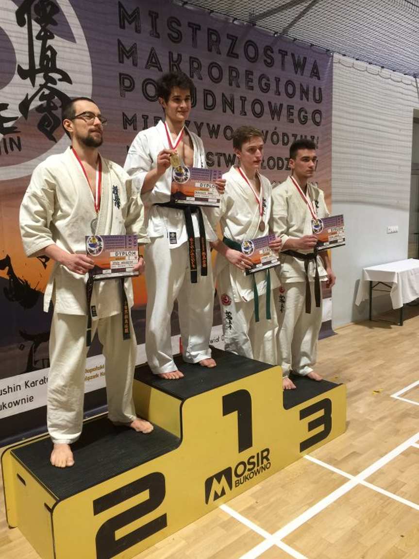 Karate. Medale jaślan w Mistrzostwach Makroregionu Południowego