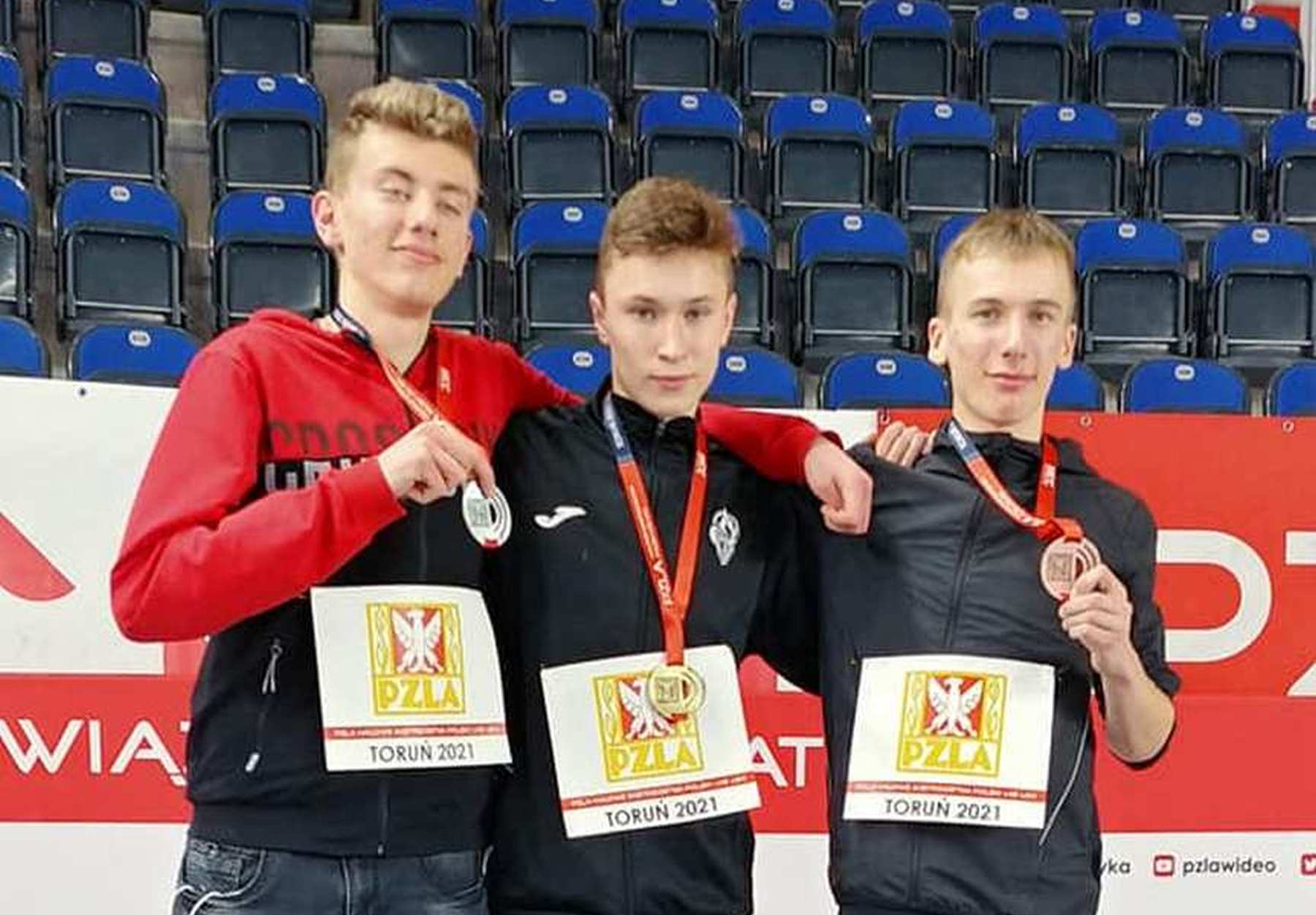 Lekkoatletyczne Halowe Mistrzostwa Polski juniorów w Toruniu. Złoty medal Michała Zielenia