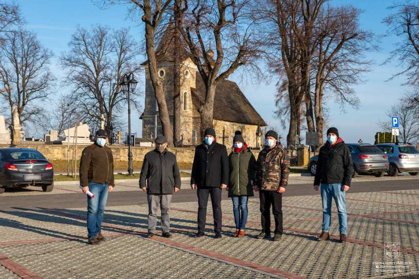 Nowy Żmigród. Zakończona budowa parkingu przy cmentarzu