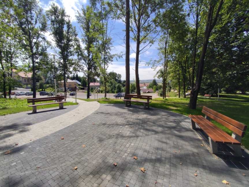 Odnowiony park w Tarnowcu