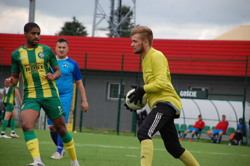 Piłka nożna. V liga. Angelo Amorim Medina ustrzelił hat-tricka. Czeluśnica rozbiła Szarotkę Uherce