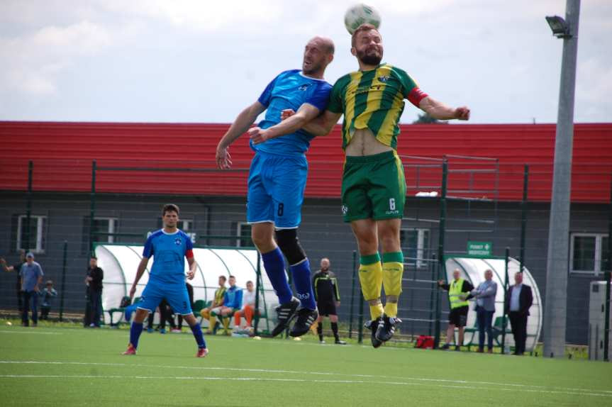 Piłka nożna. V liga. Angelo Amorim Medina ustrzelił hat-tricka. Czeluśnica rozbiła Szarotkę Uherce