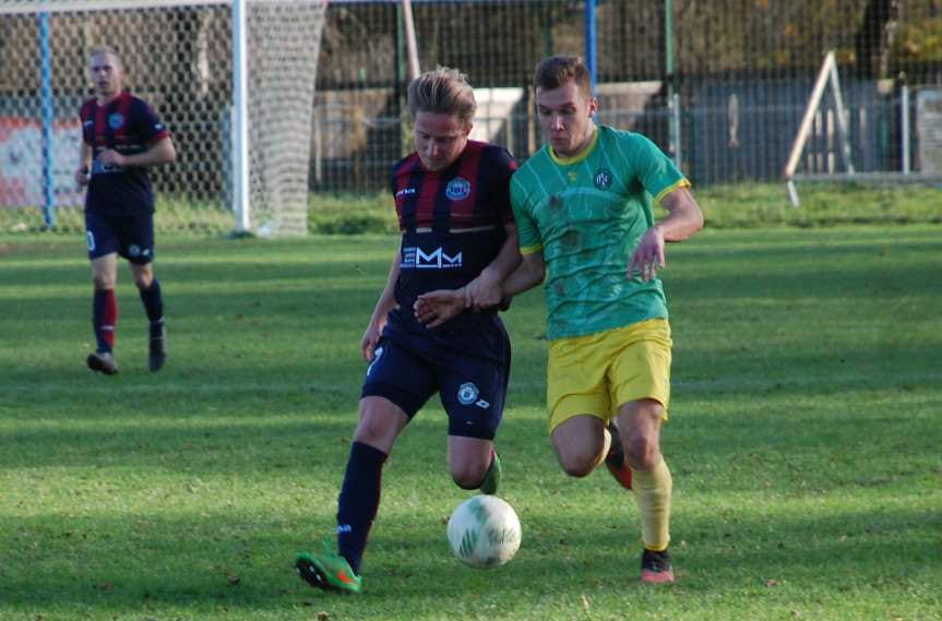 Piłka nożna. V liga krośnieńska. Derby powiatu jasielskiego w Kołaczycach na remis. Szczęście Tempa. Porażka Skołyszyna