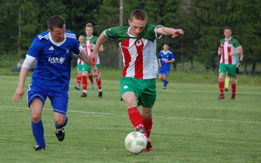 Piłka nożna. V liga. Strzelecka niemoc Tempa Nienaszów. Brzozovia skorzystała z „prezentów”