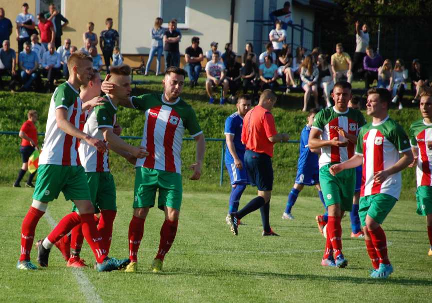 Piłka nożna. V liga. Strzelecka niemoc Tempa Nienaszów. Brzozovia skorzystała z „prezentów”