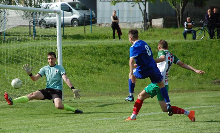 Piłka nożna. V liga. Strzelecka niemoc Tempa Nienaszów. Brzozovia skorzystała z „prezentów”