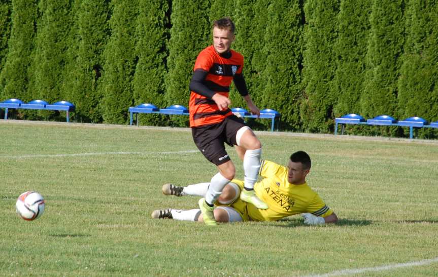 Piłka nożna. V liga. Zdegradowany Skołyszyn pokonał broniącą się przed spadkiem Kotwicę