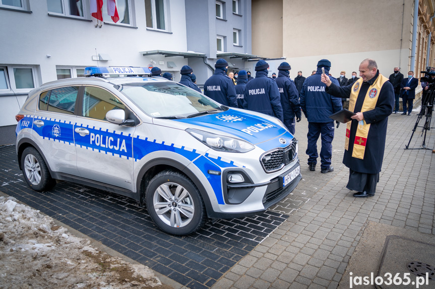 Nowy radiowóz policjantów z Nowego Żmigrodu