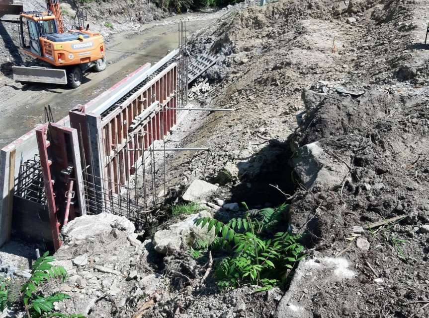 Przebudowa mostów w Desznicy i Cieklinie