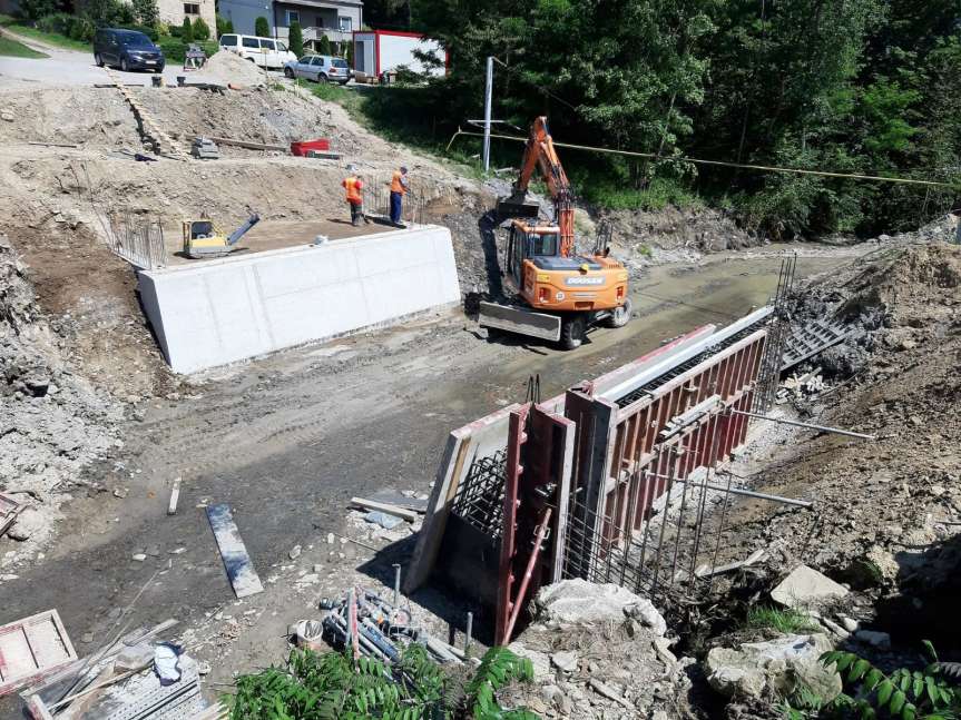 Przebudowa mostów w Desznicy i Cieklinie