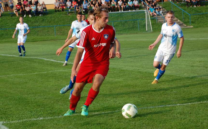 Runda jesienna w V lidze. Tempo Nienaszów postrachem faworytów