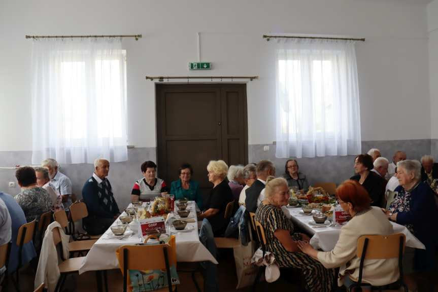 Spotkanie dożynkowe seniorów w Warzycach