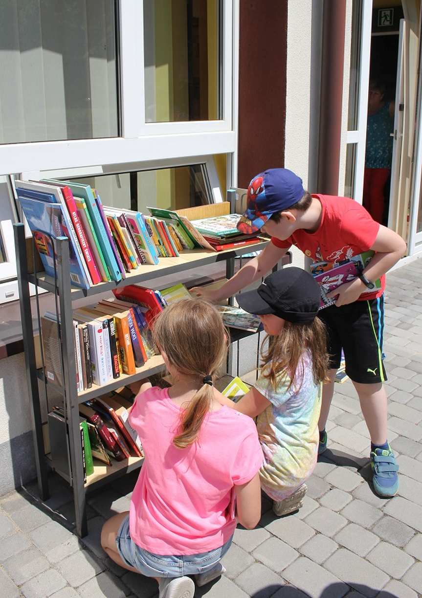 Spotkanie z Justyną Bednarek i „wędrujące książki”