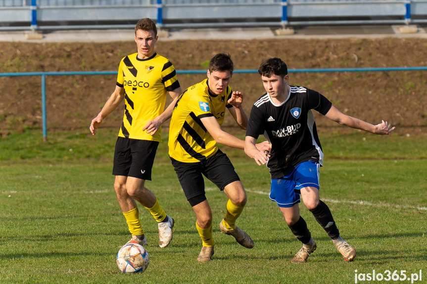 Tempo Nienaszów - Przełom Besko 1:1