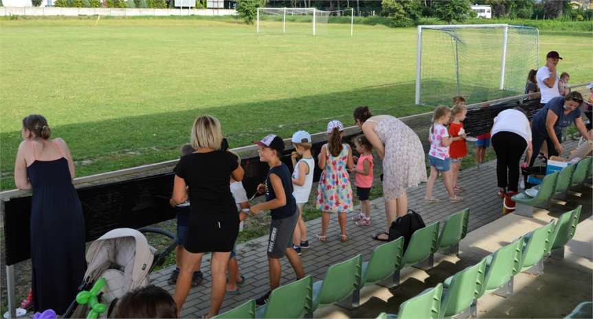 Wakacyjne Teatry Profilaktyczne na osiedlu Rafineria w Jaśle