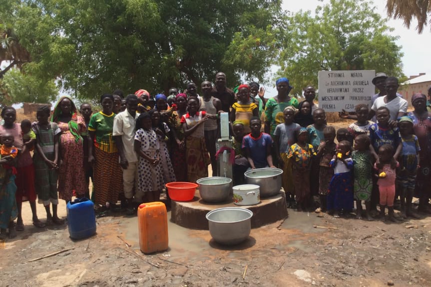 Dzięki akcji "Makulatura na misje" w Afryce powstała studnia
