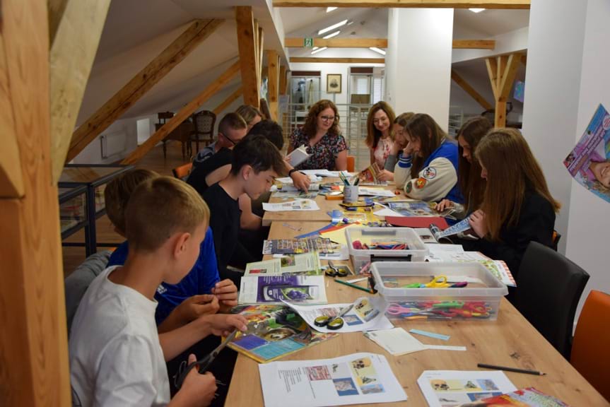 "Kolaże dla Wisławy" konkurs w bibliotece w Szebniach