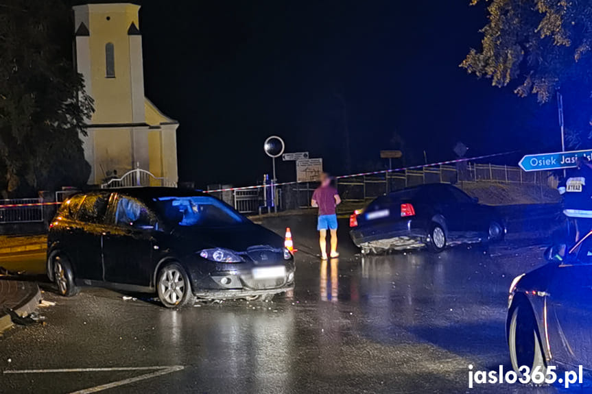 Kolizja w Dębowcu, zderzenie seata i volkswagena