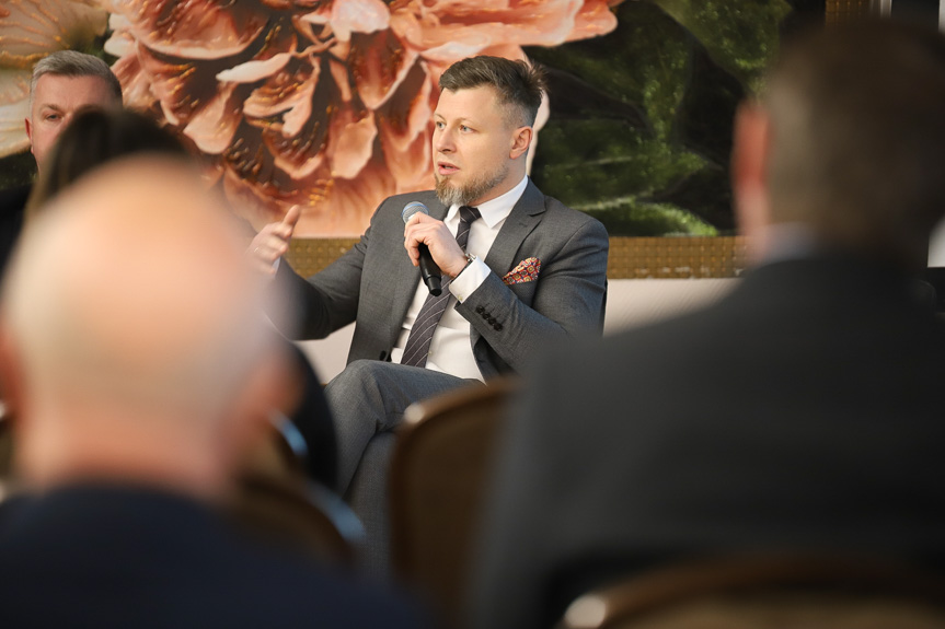 Liderzy samorządów z Polski i Słowacji obradowali w Dworze Stojowskich