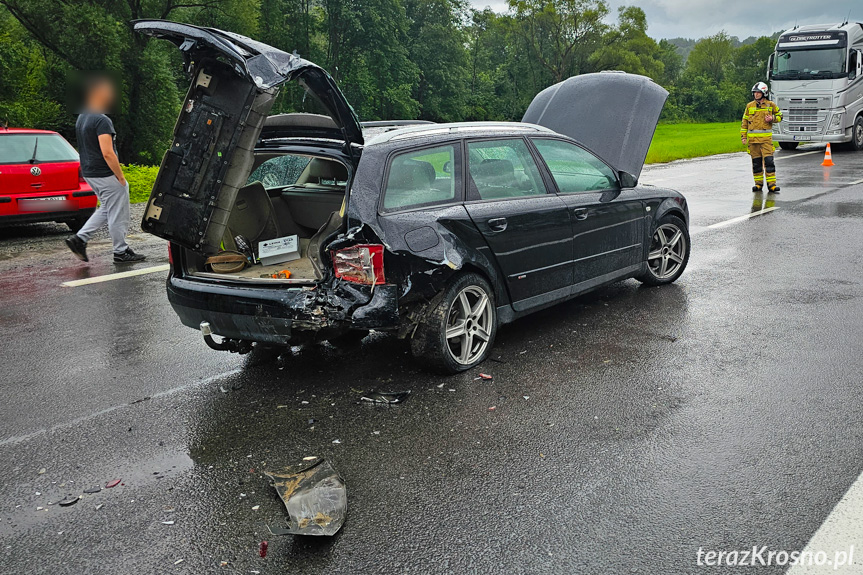 Lipowica. Zderzenie dwóch samochodów