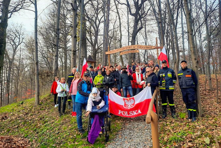 Maszerując uczcili Narodowe Święto Niepodległości