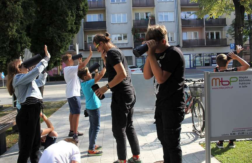 Miejska Biblioteka Publiczna w Jaśle. Pod powiekami światła – warsztaty fotograficzne z Pawłem Kulą