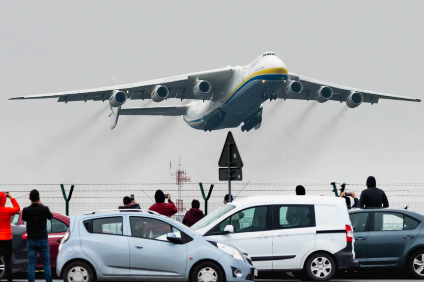 Największy na świecie samolot Antonow An-225 "Mrija" zniszczony