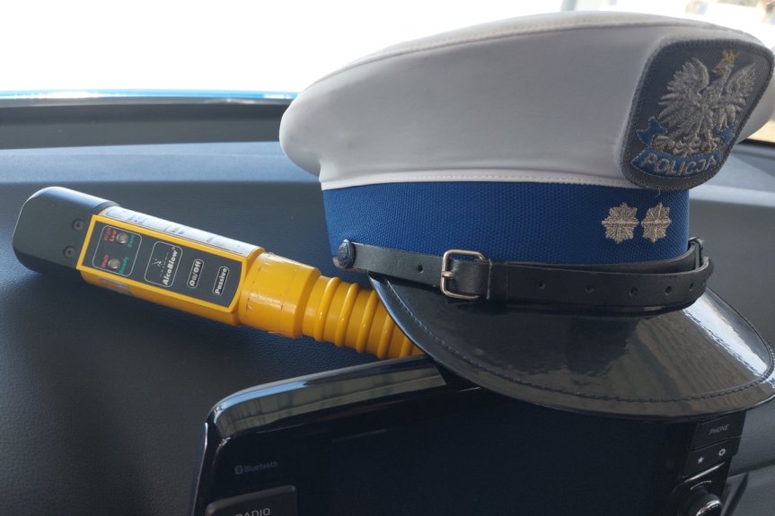 Nietrzeźwi kierowcy zatrzymani przez policjantów Nietrzeźwi kierowcy zatrzymani przez policjantów