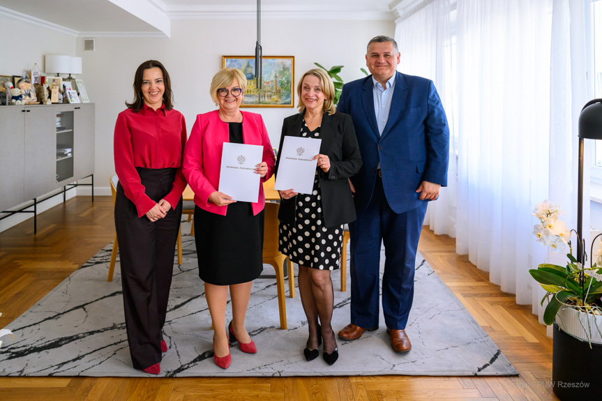 Nowa droga w Krośnie coraz bliżej. Podpisano umowę na milionowe dofinansowanie Nowa droga w Krośnie coraz bliżej. Podpisano umowę na milionowe dofinansowanie