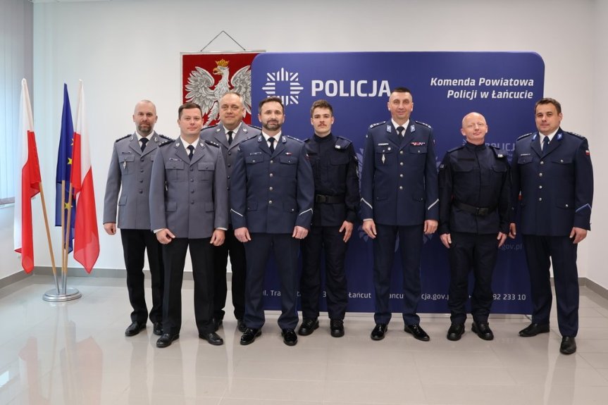 Nowo przyjęci policjanci złożyli ślubowanie Nowo przyjęci policjanci złożyli ślubowanie