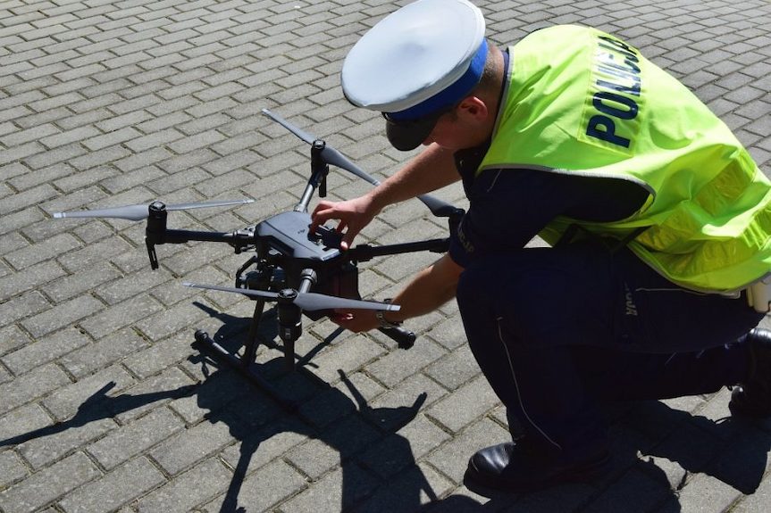 Nowy policyjny dron pomoże dbać o bezpieczeństwo na drogach