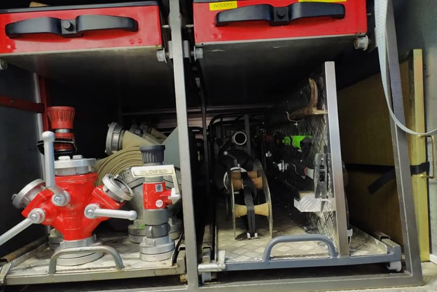 Pierwsze modyfikacje samochodu strażackiego w OSP Roztoki
