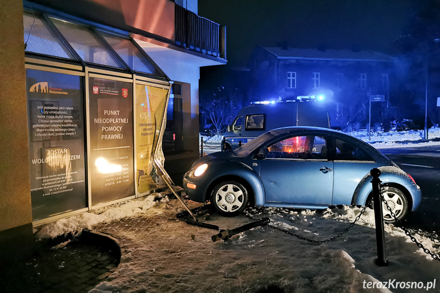 Pijany Ukrainiec wjechał w budynek