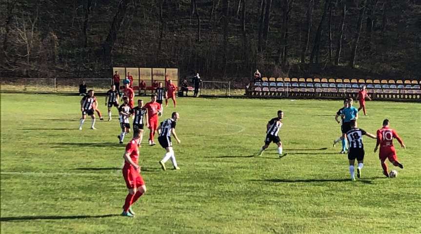 Piłka nożna. IV liga podkarpacka. Bezbramkowy remis Czarnych w Przeworsku