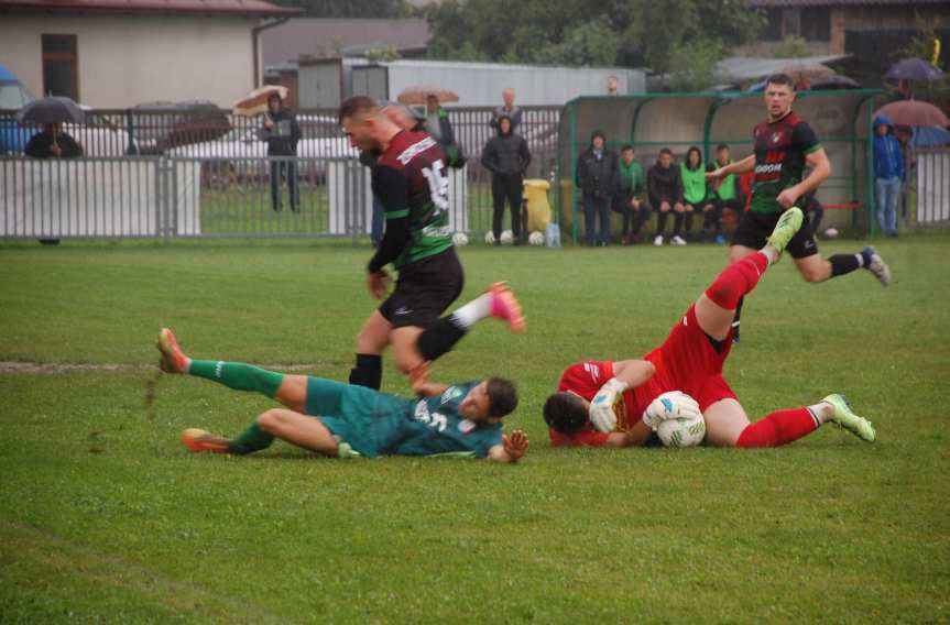 Piłka nożna. V liga. Hit w Samoklęskach - po dobrym meczu - na remis (sprawiedliwy)