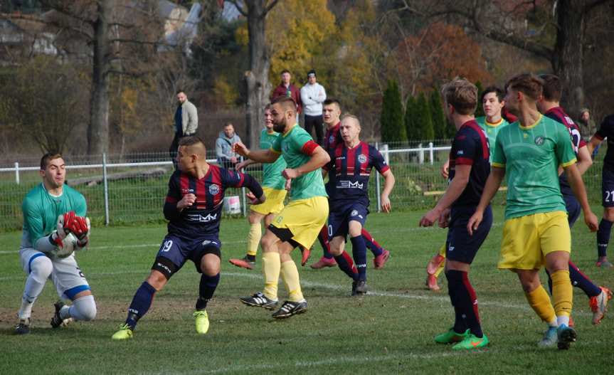 Piłka nożna. V liga krośnieńska. Derby powiatu jasielskiego w Kołaczycach na remis. Szczęście Tempa. Porażka Skołyszyna