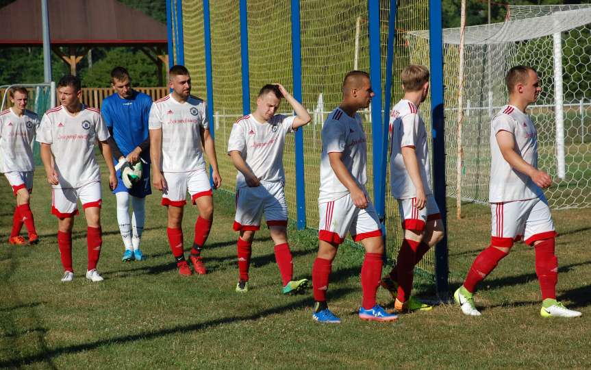 Piłka nożna. V liga krośnieńska. Derby powiatu w Kołaczycach