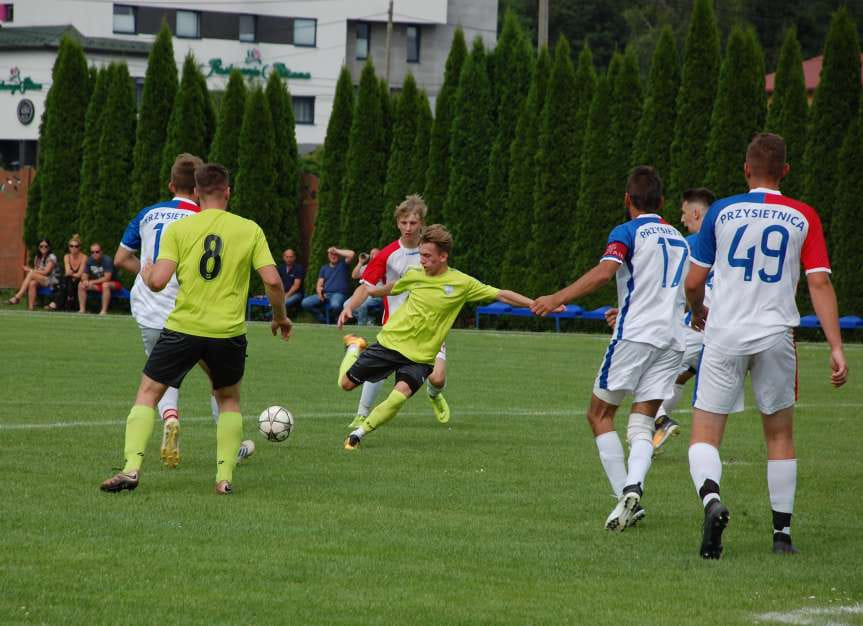 Piłka nożna. V liga krośnieńska. Dramatyczna końcówka w Skołyszynie. Ostoja Kołaczyce zmarnowała rzut karny