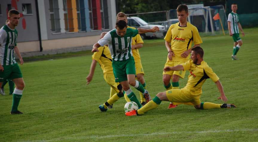 Piłka nożna. V liga krośnieńska. Porażki Czeluśnicy i Tempa Nienaszów