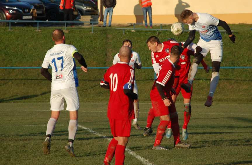 Piłka nożna. V liga krośnieńska. Remis w meczu kolejki Tempo - Start. Ostoja wygrała w Dukli. Porażka Czeluśnicy z Wisłokiem