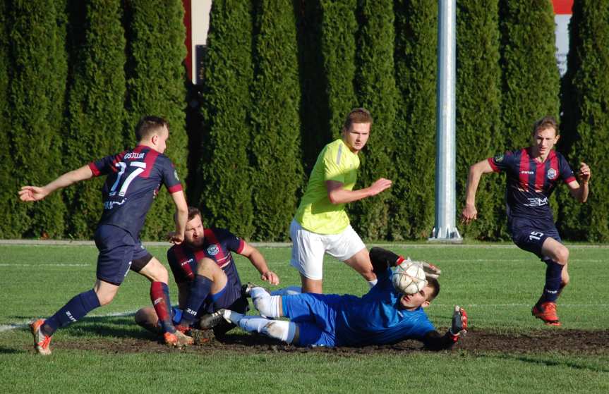 Piłka nożna. V liga krośnieńska. Skołyszyn prowadził 2-0. Ostoja uratowała remis w doliczonym czasie gry z rzutu karnego