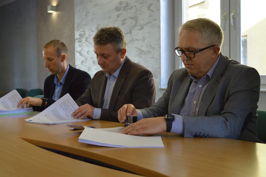 Podpisano umowę na inwestycje kanalizacyjne dla Opacia, Trzcinicy, Szebni oraz Warzyc