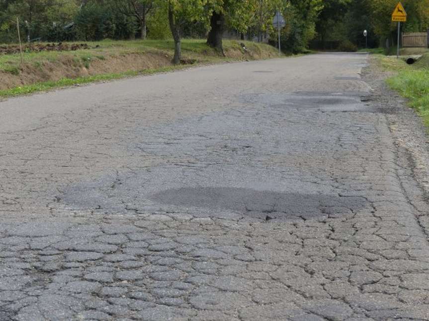 Powiat jasielski. Remonty dróg zniszczonych w czerwcowej powodzi