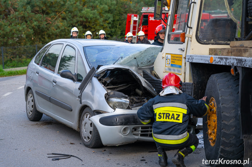 REGION. Wjechała osobówką pod żurawia samojezdnego