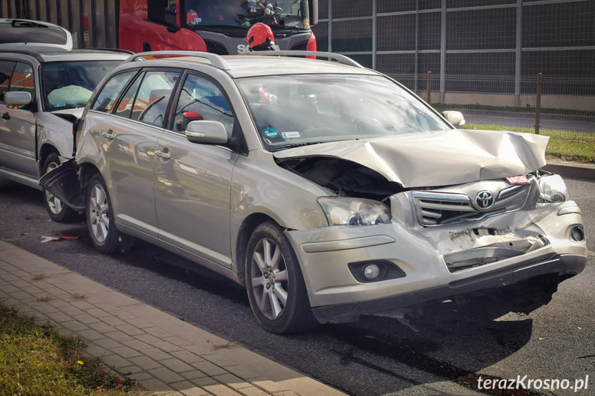 REGION. Zderzenie samochodów w Krośnie. Trzy osoby poszkodowane